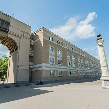 In Perfect Location - Metro Ratusz Arsenal Varšava