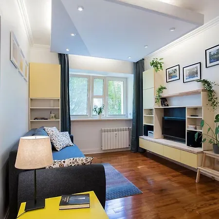 Apartment In Perfect Location - Metro Ratusz Arsenal