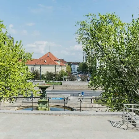 In Perfect Location - Metro Ratusz Arsenal Apartman Varsó